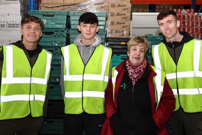 Barnsley FC Players visit Barnsley Foodbank in support of Reds against Hunger campaign and urge fans to back donation drive taking place at Barnsley FC’s game against Reading. 